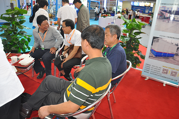 齊達康北京展會現場交流